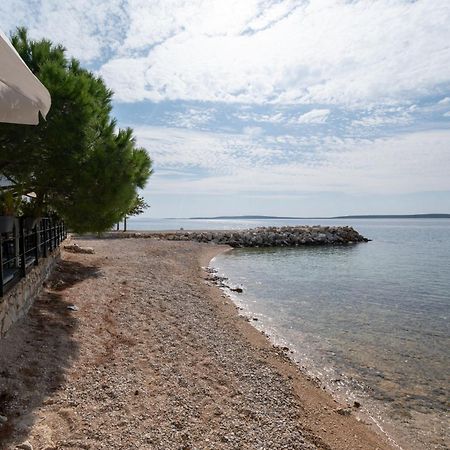 Apartments By The Sea Mandre, Pag - 4093 콜란 외부 사진