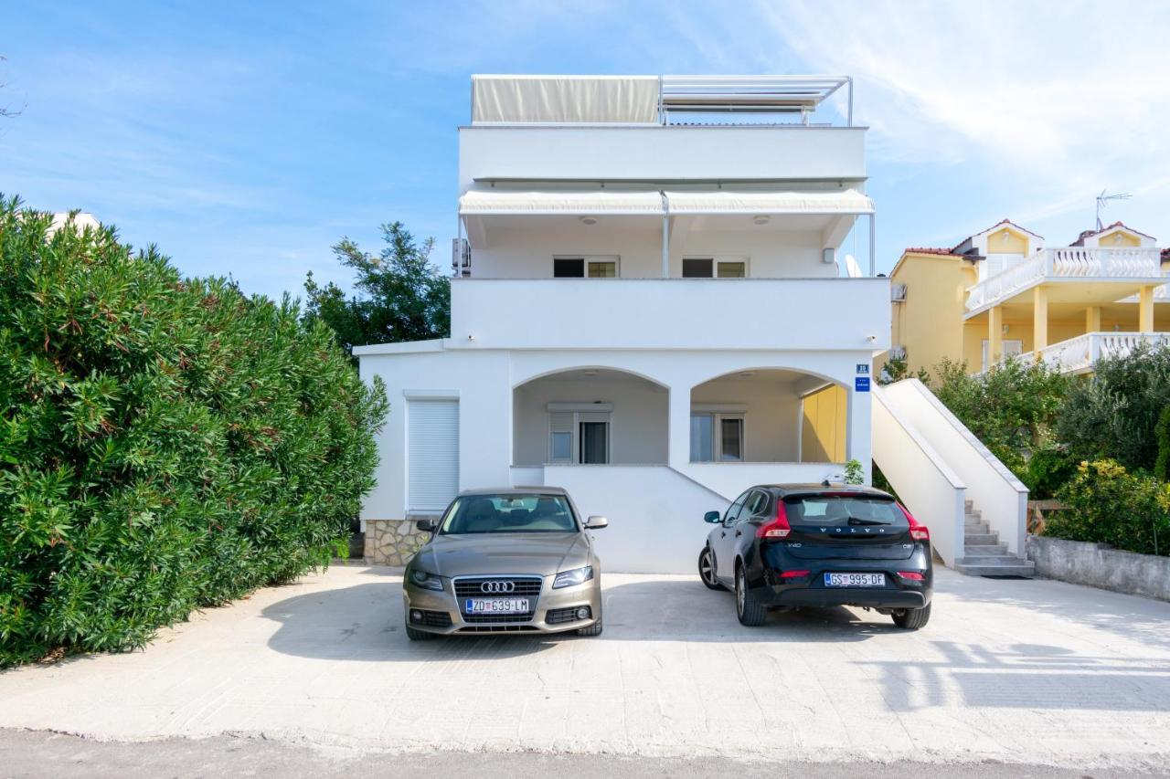 Apartments By The Sea Mandre, Pag - 4093 콜란 외부 사진