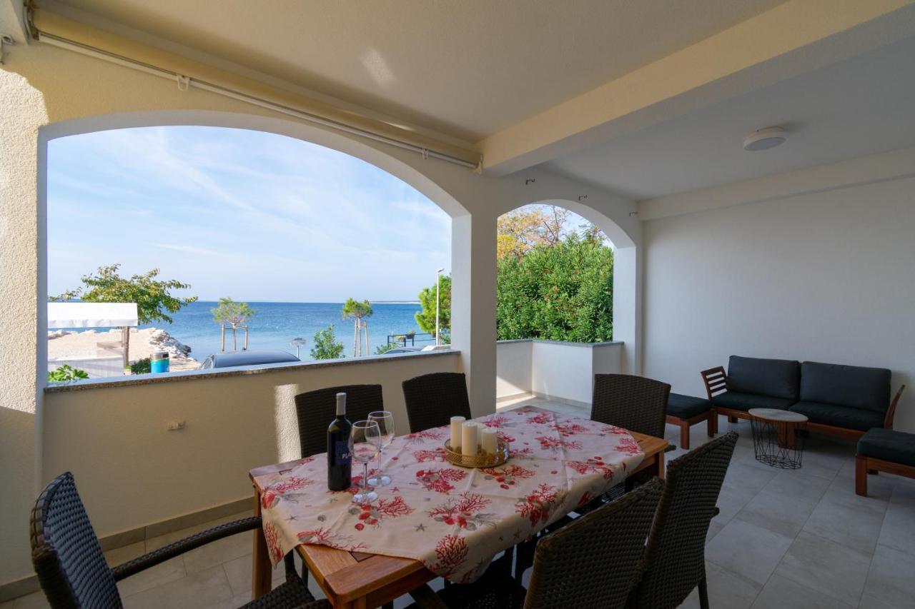 Apartments By The Sea Mandre, Pag - 4093 콜란 외부 사진