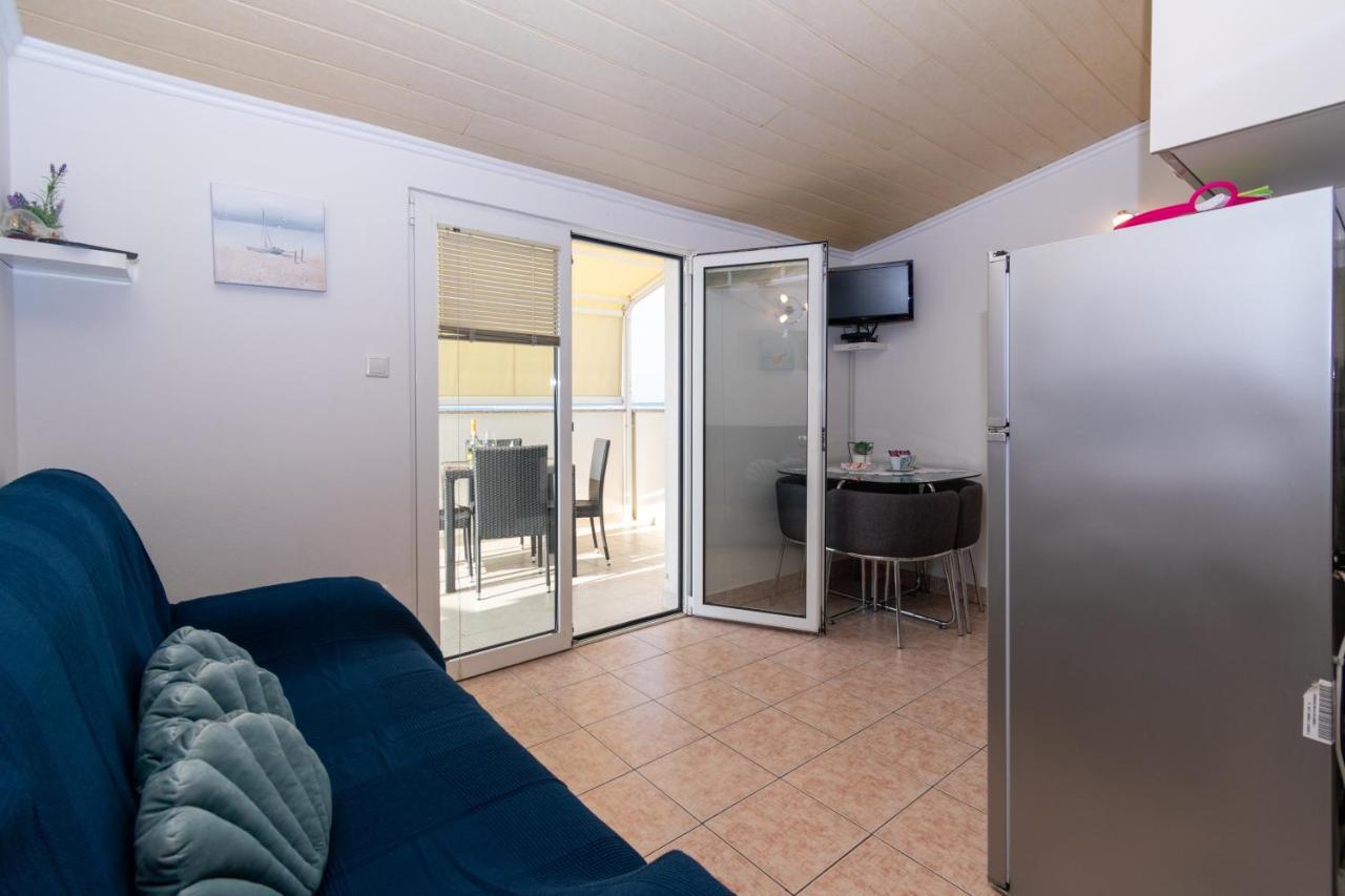 Apartments By The Sea Mandre, Pag - 4093 콜란 외부 사진
