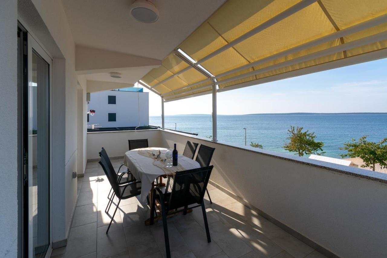 Apartments By The Sea Mandre, Pag - 4093 콜란 외부 사진