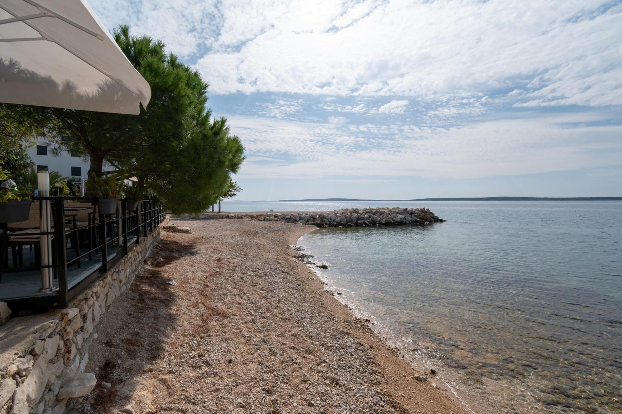 Apartments By The Sea Mandre, Pag - 4093 콜란 외부 사진