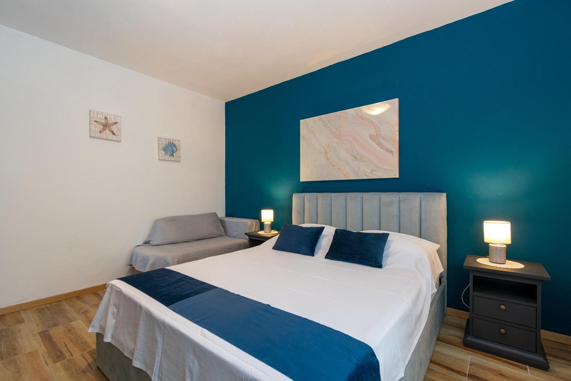 Apartments By The Sea Mandre, Pag - 4093 콜란 객실 사진